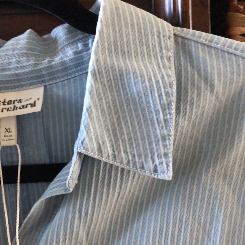 hi low button down long roll tab sleeves in size S - Picture 2 of 7